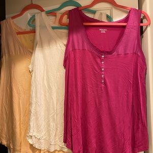 Women’s sleeveless Set of 3 Tops